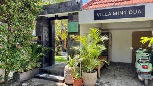 Villa Mint Dua, Peaceful 3BR Villa - Near La favela Seminyak