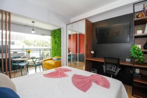 Super Studio Metrô Fradique Coutinho, Perto de tudo!