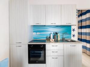 Sea-view apartment in Badesi with parking