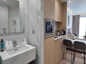 Sleek Apartment in the Heart of Piraeus