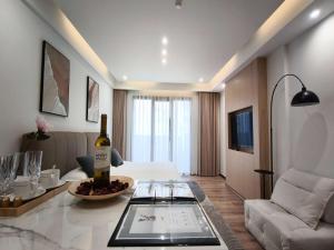 Sleek Apartment in the Heart of Piraeus