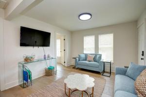 Hip-Nautic - Carriage House - King Beds near Beach