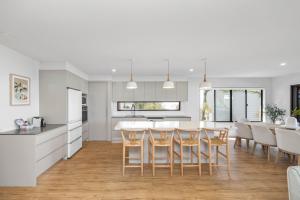 Bright Beachside Family House with Ocean Views