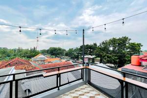 Triple La Hotel near Stasiun Kroya Mitra RedDoorz