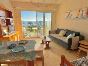 Appartement en bord de mer avec terrasse et parking - FR-1-816-38
