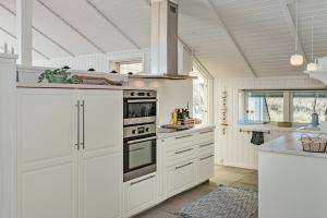Holiday Home With Extraordinary Sea View At Røsnæs