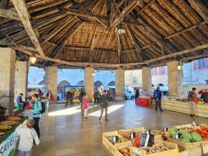 Appartement de caractère, 4 pers, village médiéval Martel, Animaux admis, WiFi gratuit - FR-1-828-15