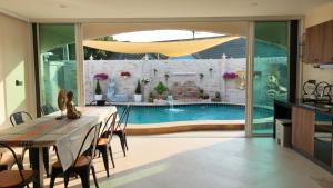 Azure Crown Villa Pattaya Villa privée de luxe avec piscine