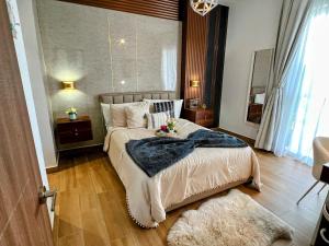 Stylish Downtown Apartment 2BR - Prime Location - Walking distance to Nightlife