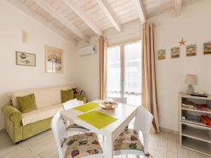 Garden, terrace sea view and air conditioning