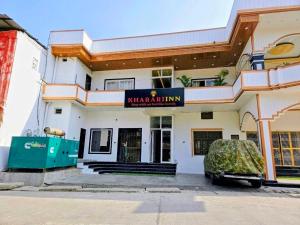 Kharari Inn
