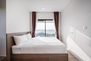 Hampton Deluxe Ocean Sriracha
