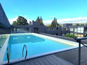 Dpto Premium Costanera cochera y patio privado