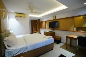 Hotel SVM PALACE KOTI