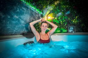 Jungle Caverne- spa privé, logement atypique
