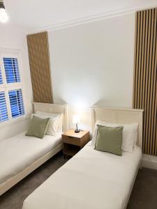 Modern Spacious 4BR Home In Greater Ldn with Garden & Free Parking