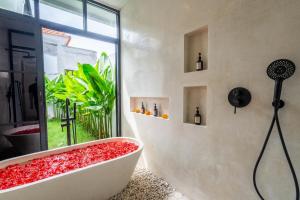 Elegant 1BR Villa with Private Pool - Canggu