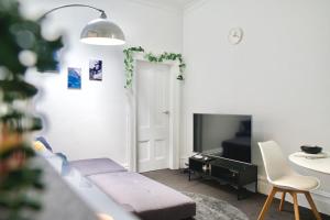 Elegant City Apt with Parking Chippendale