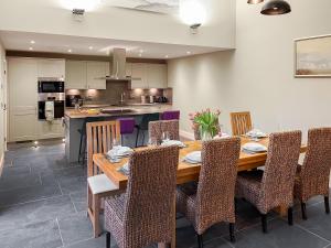 Luthien Barn - Uk50881