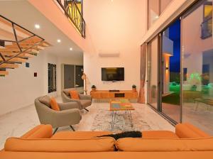 Luxury Modern Villa with Private Pool