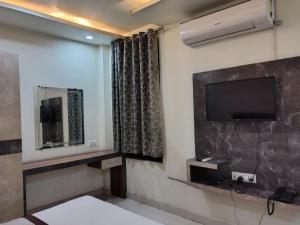 Hotel Naman and Banquets
