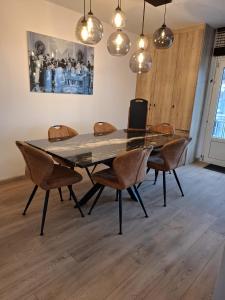 Lichtrijk en comfortabel hoekappartement met gratis parking en zeer centraal gelegen - Comme Chez Soi
