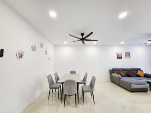 Ipoh Manhattan Condo, Pengkalan 4br12pax