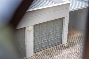 Serene Sandton Retreat with Balcony & Fast WiFi