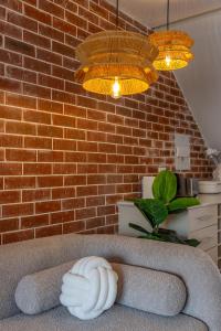 Serene Sandton Retreat with Balcony & Fast WiFi