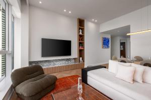 Maison Privee - High-Floor Haven with Open Sea Views on Palm Entry