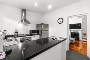 The Arches-Beautiful 3-Bedroom Family Stay Near Adelaide Oval, City Events and Amazing Dining