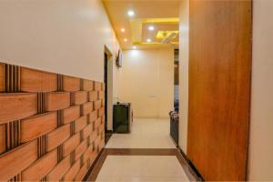 RROOMS Eco Hotel Shree Galaxy