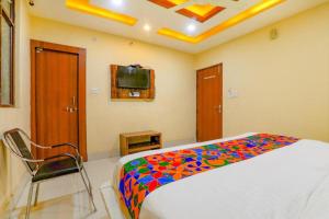 RROOMS Eco Hotel Shree Galaxy