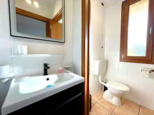 Spacious apartment in Caorle with shared pool