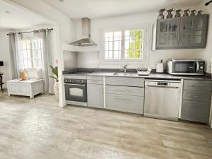 Appartement 2 pièces indépendant Piscine et jardin LA ROQUETTE SUR SIAGNE