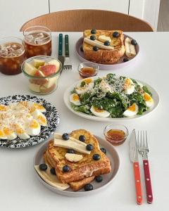 Hungry Brunch & Sleep Home