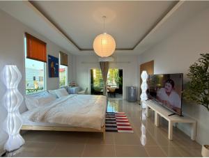 Hungry Brunch & Sleep Home