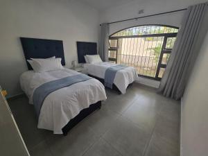 Windsor Place Unit 4 Your Home away from Home