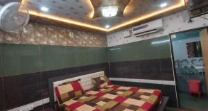 The Metro Palace In Hapur