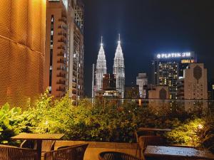 Home For Traveler At Majestic Residence