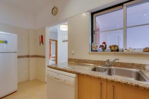 Beachside oasis with Pool