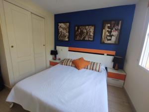 apartamento con piscina y terraza