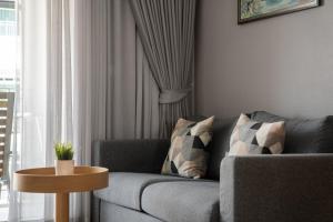 2BR Work Sleep Pool View IBG Legendary