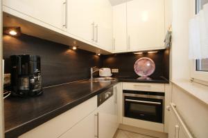 Gmelinstra_e 12_ Whg_ 7_ Haus Meer