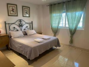 Casa para Grupos en Lucena Piscina Privada y Barbacoa 14 personas