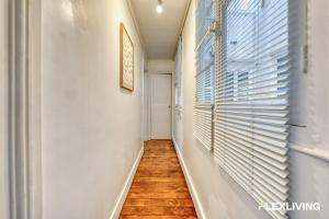 Spacious 1-bedroom in a trendy & lively area 11th