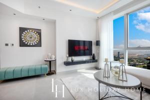 LUX The Dubai Marina View Suite 3