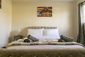 Stylish 3-Bed Home with Garden, Pet Friendly