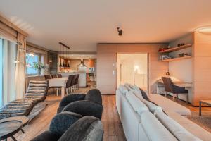 Premium Holidays - Luxury flat Long Island with sea view