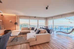 Premium Holidays - Luxury flat Long Island with sea view